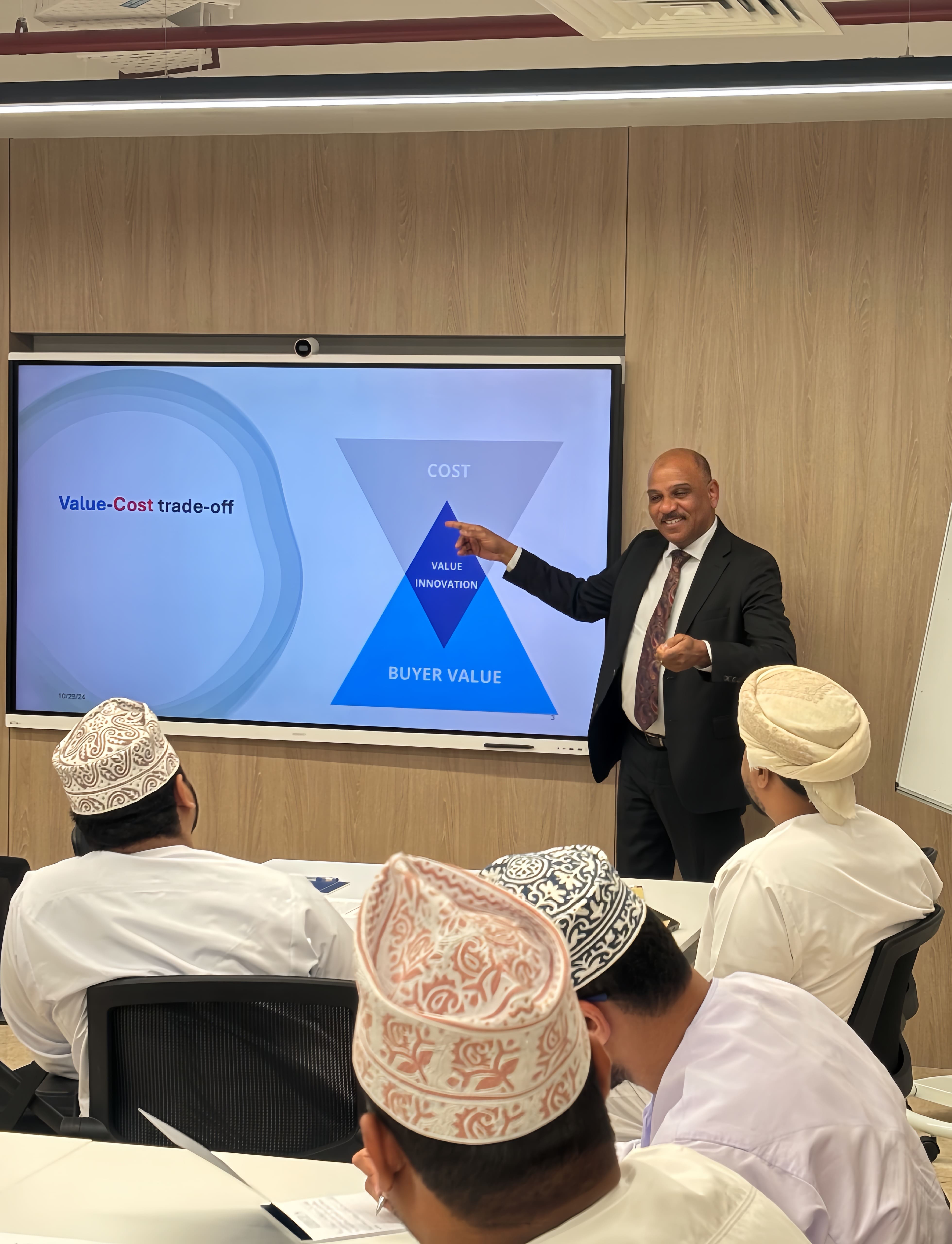Achieving Oman 2040 Vision through the Blue Ocean Strategy: The Case of FinTech